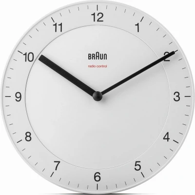 Afbeelding van Braun Klassieke draadloze wandklok voor de Midden Europese tijdzone (MEZ/GMT+1) met rustig uurwerk, gemakkelijk leesbare wijzerplaat 20 cm diameter in wit, model BC06W DCF, Eén maat, band