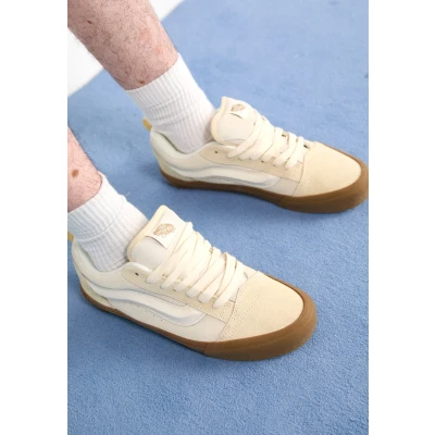 Afbeelding van Vans KNU Skool Unisex Skateschoenen, Maat: 40.5, Marshmallow Veloursleer