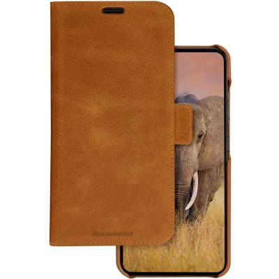 Afbeelding van Samsung Galaxy S24 Hoesje Echt leder dbramante1928 Bookcase/2 in 1 Case Bruin Telefoonhoesje