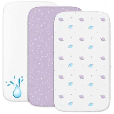 Afbeelding van Sweety Fox Cododo hoeslaken (set van 2) 1 waterdichte matrasbeschermer met elastiek 3 in maat 55x90 cm compatibel wiegjes, Bebe matrasbed voor meisjes en jongens ruimtepatroon