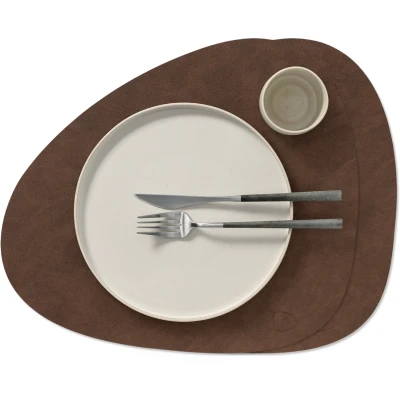 Afbeelding van LIND DNA Placemat/Onderleggers Nupo Leer Dark Brown Curved 44 x 37 cm 2 Stuks