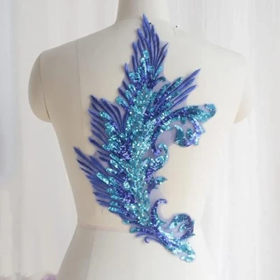 Afbeelding van Yulakes 1 stuk applicatie met pailletten en veer, naaibaar borduurwerk, geborduurde kanten uitsnijding strass, bloemenborduurpatch voor doe het zelf uitsparing, bruiloft, bruidsjurk (blauw)