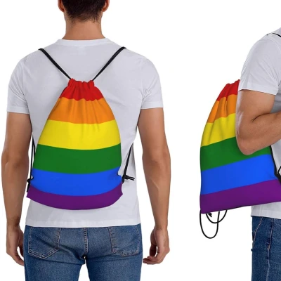 Afbeelding van Henbrandt Kleurrijke Regenboog Rugzak met Trekkoorden Perfect voor LGBTQ en Gay Pride Evenementen Rainbow Bag Afm: 30 x 40 Cm.