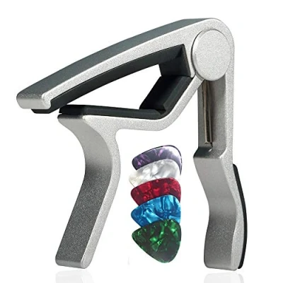 Afbeelding van WINGO Gitaar Capo voor 6 snarige akoestische elektrische stalen gitaren, ukelele met 5 plectrums zilver