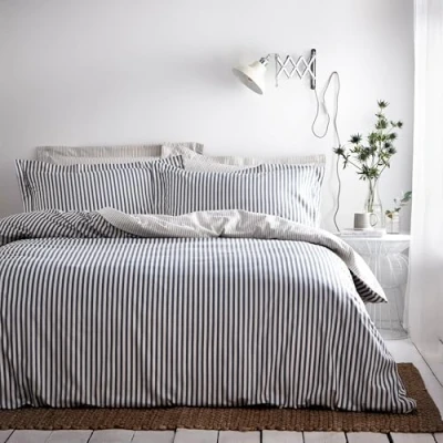 Afbeelding van The Linen Yard Hebden Dekbedovertrekset Omkeerbaar Gestreept Ontwerp 1 x Kussensloop Inbegrepen Machinewasbaar 135 200 cm (53 &quot;x 79 inch), Katoen, Blauw/Grijs/Natuurlijk, Single