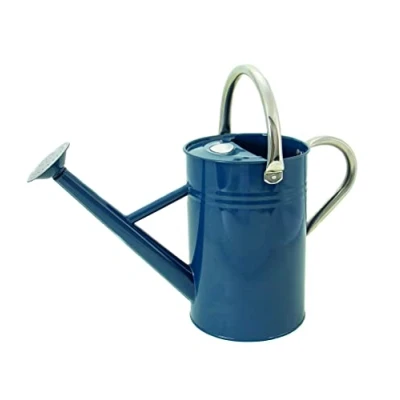 Afbeelding van Kent &amp; Stowe 4,5 liter vintage gieter in blauw verzinkte stalen kan voor dagelijks gieten klassieke Engelse stijl met 2 handgrepen