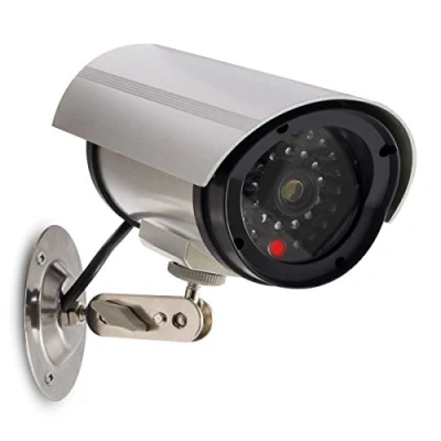 Afbeelding van kwmobile dummy camera realistische look Nep beveiligingscamera met knipperend LED licht en kabel Werkt op batterijen