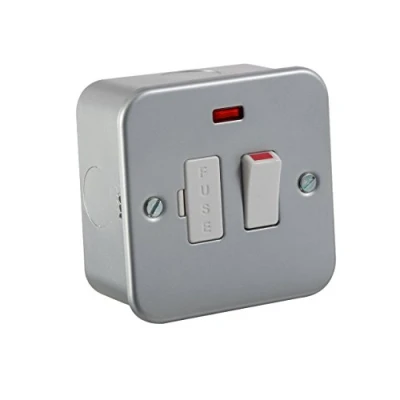 Afbeelding van Knightsbridge M6300N Metalen beklede 13 A schakelaar beveiligde sporeneenheid met neon, zilver, 10 stuks