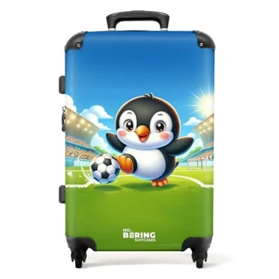 Afbeelding van NoBoringSuitcases.com Grote koffer Pinguïn met voetbal in een stadion Kinderkoffer jongen Reiskoffer 4 wielen Trolley op wieltjes Rolkoffer groot kinderen 60 liter Ruimbagage valies 20kg