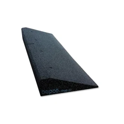 Afbeelding van bepco Stoeprand helling van rubbervezels (zwart) oprijplaat drempelhelling met ingelegde sluitringen voor bevestiging (100 x 25 8 cm)
