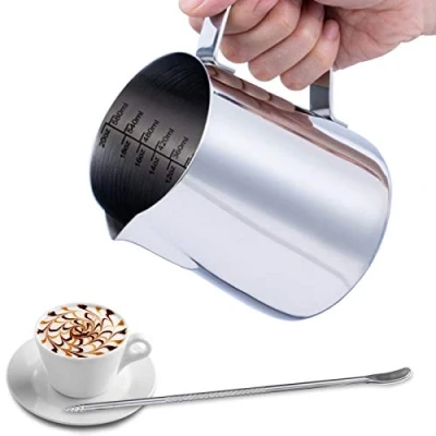 Afbeelding van Emsmil 600 ml roestvrij stalen melkkannetje, set, zilverkleurig, melkopschuimer met maataanduiding en latte art stift, melkkan, barista, slagroomkannetje, opschuimkannetje voor espresso cappuccino