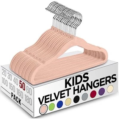 Afbeelding van Utopia Home Kids kleerhangers Velvet (50 stuks) 38 cm duurzame babykleerhangers voor kast perfecte peuters, verpleegkundigen, antislip dagelijks gebruik (roze)