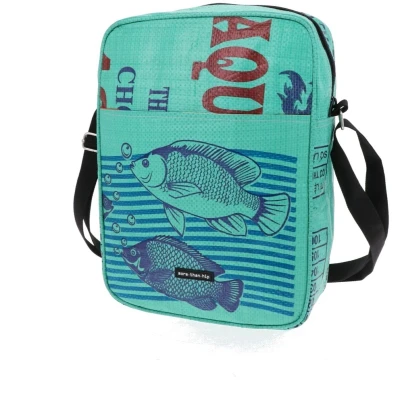 Afbeelding van MoreThanHip Unisex schoudertas van gerecyclede visvoerzakken Kosal vis groen 24 x 33 9 cm