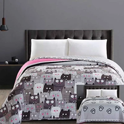 Afbeelding van DecoKing 32367 sprei 240 x 260 cm microvezel quilten tweezijdig onderhoudsvriendelijk beige lichtbruin cacaobruin grijs staal antraciet grafiet zwart wit roze katten cats&#039; invasion