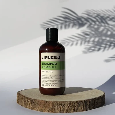 Afbeelding van Doeltreffende shampoo met bamboemerg voor fijn en droog haar voedt diep 250ml