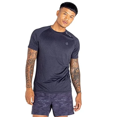 Afbeelding van Dare 2b Persist Tee Heren workout Gym en Running t shirt Q Wic Plus lichtgewicht stof met geurafstotende reflecterende printdetails Sport