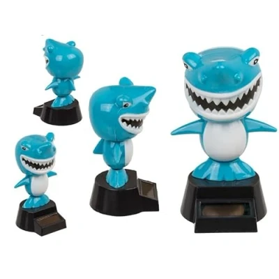 Afbeelding van Out of the Blue Solar bewegend figuur haai lachend blauw kunststof 11 cm