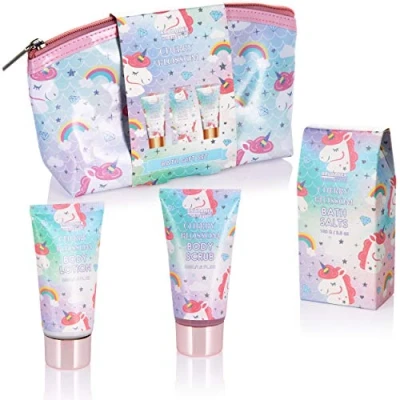 Afbeelding van BRUBAKER Cosmetics 4 Delig Eenhoorn Bad en Doucheset Cherry Blossom Cadeautip Vrouw Cadeau Idee Geschenkset Met Kersenbloesemgeur inToilettas Moederdag cadeautje