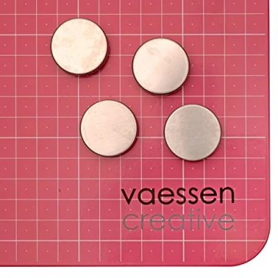 Afbeelding van Vaessen Creative Magneetstrips, 28 cm, wit, Work Easy magneten, praktisch hulpmiddel voor alle knutselwerkzaamheden, zoals wenskaarten, aquarellen en scrapbook, 4 stuks