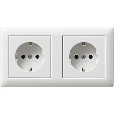 Afbeelding van Gira Complete set standaard 55 afdekframe, 2 voudig zuiver wit, glanzend met x stopcontact wit