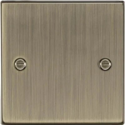 Afbeelding van Knightsbridge CS85AB vierkante rand antiek messing 1G blanking plaat, 230 V