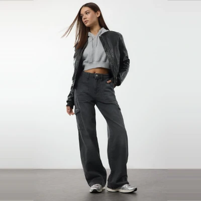Afbeelding van Trendyol Zwarte Hoge Taille Jeans Met Wijde Pijpen En Cargozak Twoaw22Je0393
