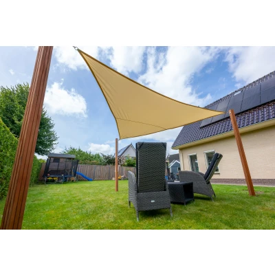 Afbeelding van Schaduwdoek Waterdicht Driehoek 4x4x4m 160gr/m2 Beige Per Stuk