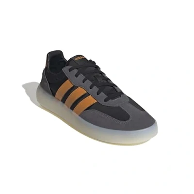 Afbeelding van Adidas barreda decode in de kleur zwart.