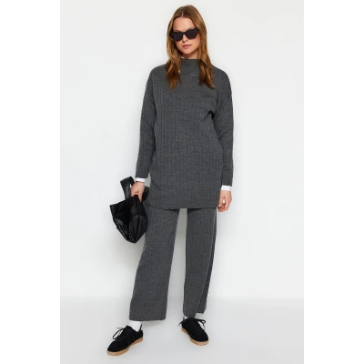 Afbeelding van Trendyol Camelkleurige Geribbelde Trui Broek Met Col En Coltrui Tctaw22Us0101