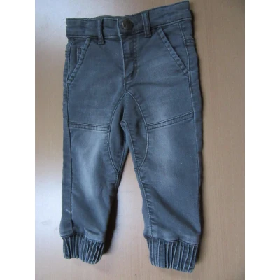 Afbeelding van lange broek voor jongen , in grijst van rumbl 4 jaar 104