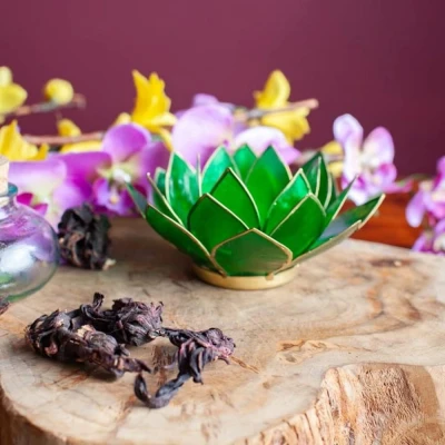 Afbeelding van Lotus Sfeerlicht Groen 4e Chakra Goudrand