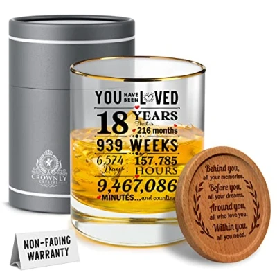 Afbeelding van Kies® Cadeau 18e verjaardagscadeaus voor jongens en meisjes gepersonaliseerd whiskyglas verjaardag decoraties heren geschenken 18 jaar oude