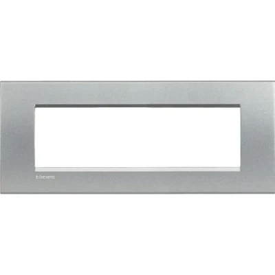 Afbeelding van Legrand livinglight rechthoekig afdekraam tech 7modules btlna4807te