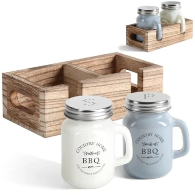 Afbeelding van COM FOUR® 3 delige zout en peperstrooierset kruidenstrooier in houten kist kruidenpotje met bierpulvormige opschrift, schroefdeksel, handvat opbergbakje (3 delen glas kist)