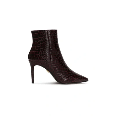 Afbeelding van Maroon boots with embossed croco pattern