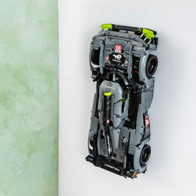Afbeelding van Brickify Wandmontagehaak compatibel met Lego Technic Peugeot 9X8 24H Le Mans Hybrid Hypercar 42156 Vervaardigd in het Verenigd Koninkrijk Auto NIET inbegrepen
