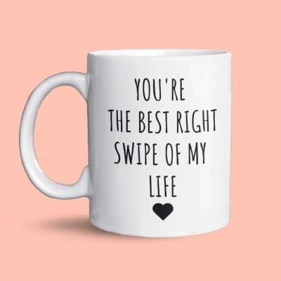 Afbeelding van NietMokken.nl Grappige Mok &quot;You&#039;re the Best Right Swipe of My Life&quot; Liefdescadeau voor Partner Vriend(in) Valentijn, Tinder Match Verjaardag Vaatwasser en Magnetronbestendig