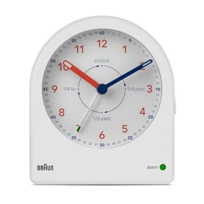 Afbeelding van Braun Analoge tijdlerarenwekker met sluimerfunctie en continue achtergrondverlichting, stil kwartsuurwerk, gemakkelijk af te lezen wijzerplaat, Crescendo piepalarm in wit, model BC22TW.