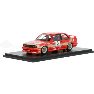 Afbeelding van De 1:43 gegoten modelauto van BMW E30 M3 #3 die in 1987 GP Macau won. rijder was Roberto Ravaglia. Dit schaalmodel is gelimiteerd op 750 stuks. fabrikant Spark.