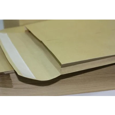 Afbeelding van Manilla Brown C4 kruisje enveloppen voor A4 papier/kaart sterk, 26 mm uitbreidende archiefbreedte Peel &amp; Seal Enveloppen, papieren verzendzakken Pack van 5 (5, + (324x229x26mm))