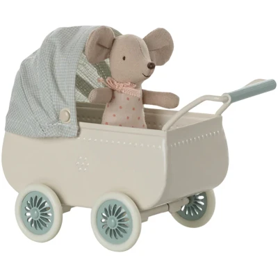 Afbeelding van Maileg poppenkinderwagen met muis mint 9 cm