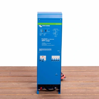 Afbeelding van EasySolar 24/1600/40 16 MPPT 100/50