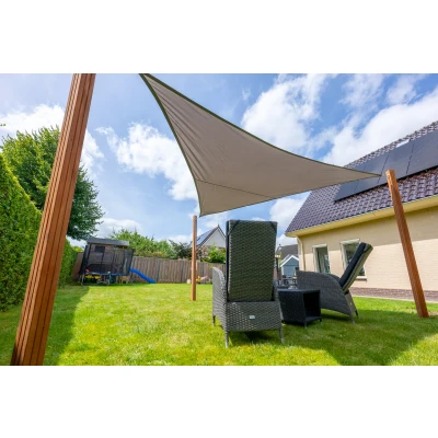 Afbeelding van Schaduwdoek Waterdicht Driehoek 5x5x5m 160gr/m2 Grijs Per Stuk