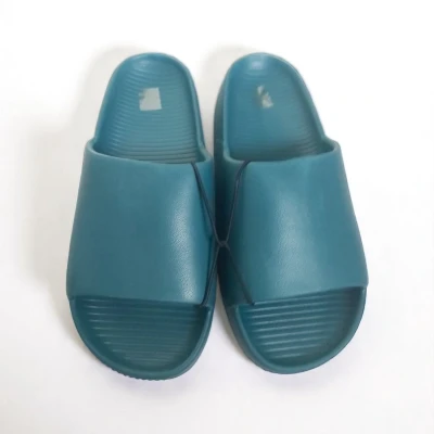 Afbeelding van Unisex slippers effen groen 45 (advies bestel 1 maat groter)