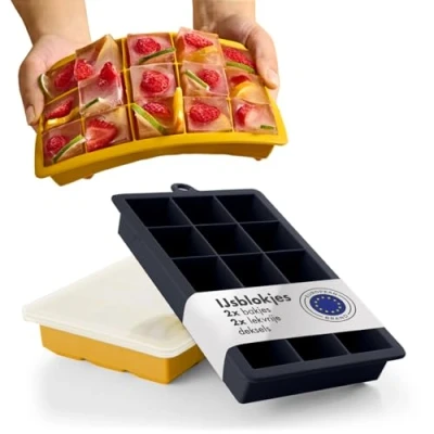 Afbeelding van Blumtal IJsblokjesvorm 2 x 15 IJsblokjes Hoogwaardig Siliconen 30 Stuks 3,3 cm Vierkant Incl. Deksel Donkerblauw en Mosterdgeel Set van