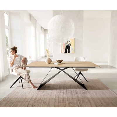 Afbeelding van Eetkamertafel Edge keramiek Laminam® Sabbia eiken kleur 200x100 V frame vlak staal zwart