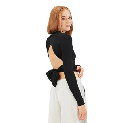 Afbeelding van Trendyol Zwarte Cropped Geribde Elastische Gebreide Blouse Met Ronde Hals En Gedetailleerde Biezen Twoaw21Bz0638