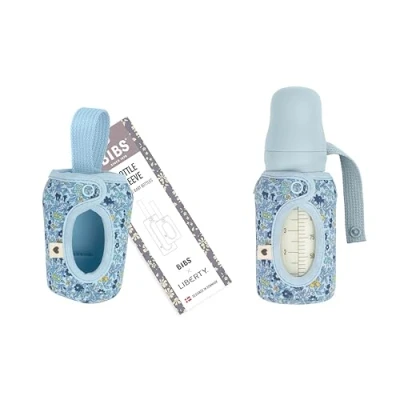 Afbeelding van Bibs x Liberty babyflessenhoes klein 110 ml neopreen beschermhoes voor flessen Print Design, Small, Charmomile Lawn Baby Blue