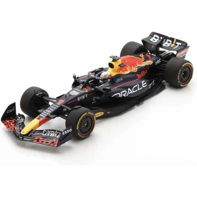 Afbeelding van het 1:18 gegoten model van Red Bull RB18 Team Oracle Racing #33, winnaar De Belgische GP 2022. coureur was Max Verstappen. fabrikant schaalmodel is Spark. Dit alleen online verkrijgbaar