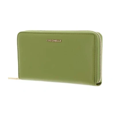 Afbeelding van COCCINELLE Leren Portemonnee Metallic Soft Wallet Grained Leather Guacamole Groene